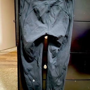 Lululemon Aligns 7/8 length black leggings